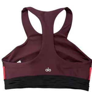 ALO YOGA Endear Bra size M run jog workout EUC thumbnail 2