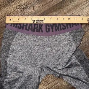 Gymshark Women’s Gray Toned Low Rise‎ Training Athletic Logo Legging Size XS thumbnail 6