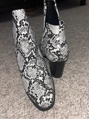 Booties Black Size 7 thumbnail 2