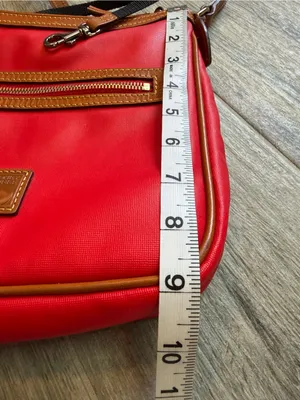 Dooney & Bourke Red Crossbody Bag Purse Vintage Y2K Classic Old Money thumbnail 9