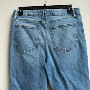 Good American Good Classic High Rise Medium Wash Distressed Jeans Size 14 / 32 thumbnail 4
