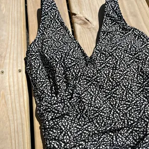 L.L. Bean Swimsuit One Piece Black White Wrap‎ Slimming V Neck 14 Long thumbnail 3