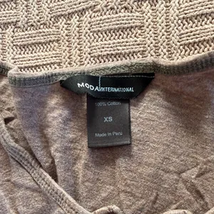 100% Cotton Moda International Mauve Brown Long Sleeve Henley thumbnail 4