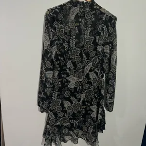 Bailey 44 Viola Floral Ruffle Chiffon Mini Dress Black Multi Size 6 Feminine‎ thumbnail 6