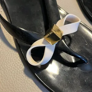 TED BAKER London Black rafeek‎ bow gold cube jelly Sandals sz 5 thumbnail 4