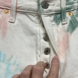 Levi’s Premium Denim White Tie Dye High Rise Button Fly Mini Jean Skirt Size 25 thumbnail 3