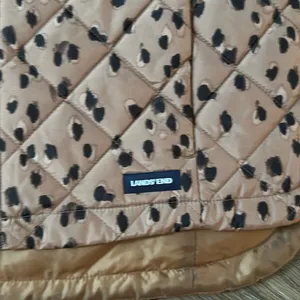 Lands End FeatherFree Quilted Insulated Vest | Perfect for transitional times thumbnail 3