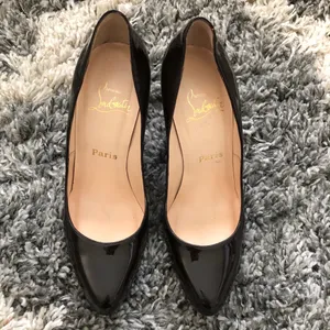 Christian Louboutin Décolleté 868 Patent L. Heels. Size 37.5 (US 7.5). thumbnail 5