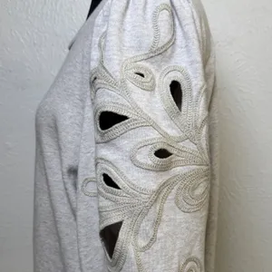 Splendid Collection‎ Soutache Embroidered Eyelet Puff Sleeve Sweatshirt L thumbnail 4