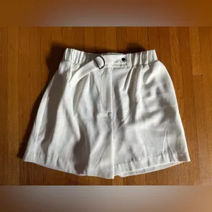 Dolce Cabo White Elastic Waist Buckle Shorts, Size L, NWT thumbnail 3