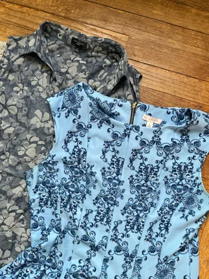 • 2 woman’s sleeveless patterned dresses• Blue Size L thumbnail 1
