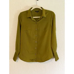 Banana Republic Silky Classic Blouse Dark Palm Green S Womens Long Sleeve Button thumbnail 8