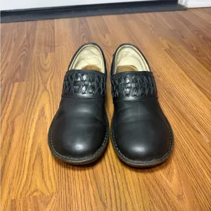 UGG Anila black leather slip-on clogs with a woven vamp detail size 9 thumbnail 2