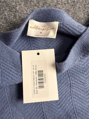 Allie Rose Woman’s Medium Light Blue Textured Knit Sweater Top NWT thumbnail 5