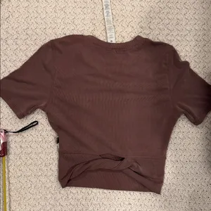 lululemon athletica Women’s 2 Mauve color Crop Top thumbnail 6