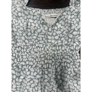 Abercrombie & Fitch Floral‎ Smocked Mini Dress | Size Xs thumbnail 3