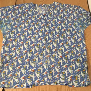 Halloween Print Scrub Top 2 Pockets Skulls Ghosts & Pumpkins Size XL thumbnail 1