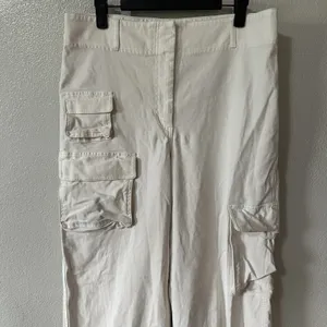 Aritzia Wilfred Free Cargo Pants Size 12 Ivory Cream Wide Leg‎ High Rise Pockets thumbnail 2