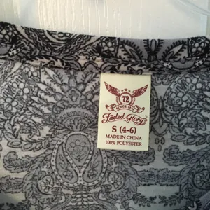 FINAL MARKDOWN Ladies’ Faded Glory Top (S) thumbnail 4