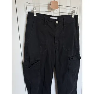 Zara Womens Size 4 Black Straight Leg Cargo Pants thumbnail 2