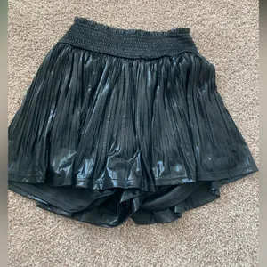 Smocked Waist Pleated Shorts these three boutique thumbnail 6