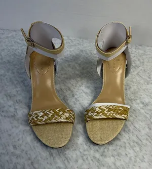 Bandolino Armory2 Block Heel Sandals Light‎ Natural Woven Raffia Gold 5.5M NEW thumbnail 1