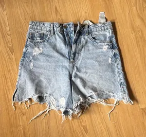 Zara Frayed Hem Blue Jean Shorts thumbnail 1