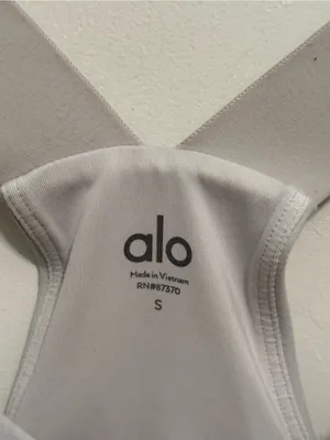 Alo Yoga Airbrush Rev it Up Bra in White thumbnail 4