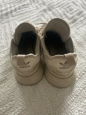 Adidas Sneakers thumbnail 4