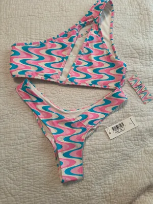 Frankie’s Bikinis set  thumbnail 1