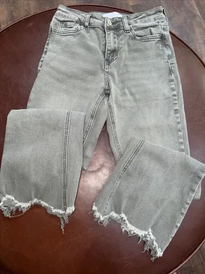 VERVET BY FLYING MONKEY Olive-Grey Frayed Hem Cropped Jeans thumbnail 1