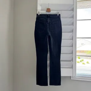 Abercrombie Fitch Curve Love 90’s Slim Straight Ultra High Rise Jeans 25/0 Short thumbnail 4