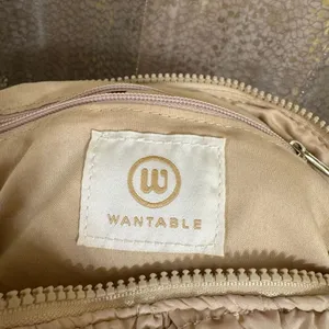 Wantable Tan Quilted Slouchy Puffer Shoulder Bag Purse thumbnail 6