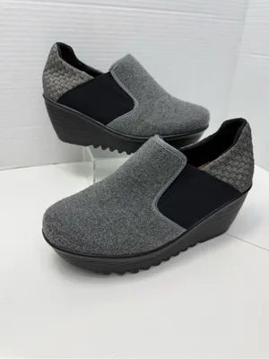 bernie mev. Gray and Black Slip-On Wedge Sneakers size 37 thumbnail 2