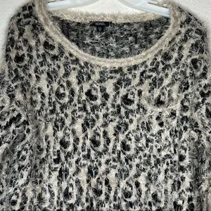 XOXO Sweater‎ thumbnail 3