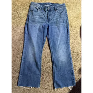 Old Navy Wow Boot-Cut Jeans Womens 8 Mid-Rise Raw Hem Medium‎ Wash Blue Denim thumbnail 2