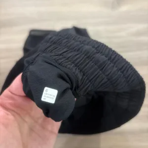 Lululemon Hotty Hot Short High-Rise Long 4" Women Size 6 Black thumbnail 2