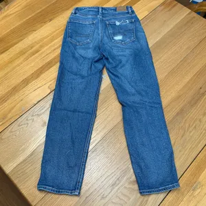 American Eagle Mom Straight‎ Jeans Distressed Medium Wash Blue Size 2 Regular thumbnail 5