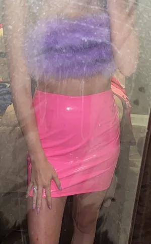 Adorable Boa Feather Crop Top! 💜 thumbnail 4