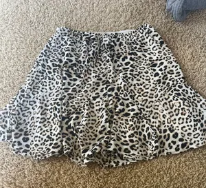 Francesca's cheetah print skirt thumbnail 2