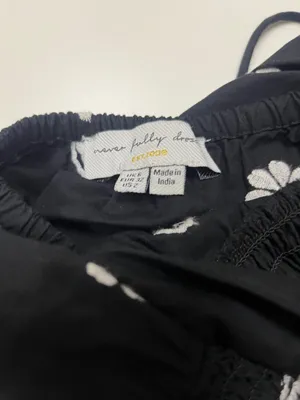 Never Fully Dressed Black Maxi Dress w. White Daisy Embroidery Print Size 2 thumbnail 3