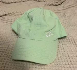 Nike mint green hat thumbnail 1