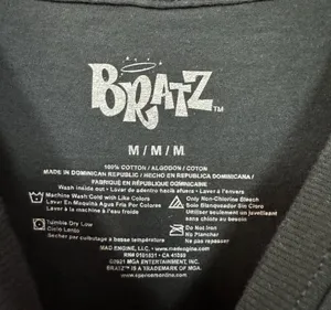 Bratz Cloe Sasha Jade Yasmin The Clique Cartoon Series Tee M thumbnail 4