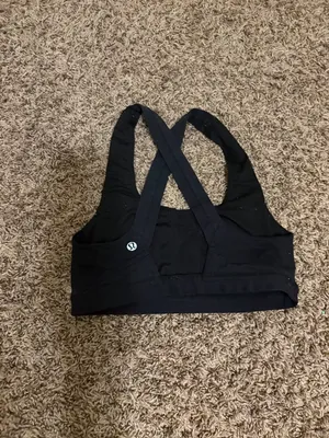LuLuLemon Run On Sports Bra Black Size 6 Pullover No Pads Criss Cross Back Solid thumbnail 2