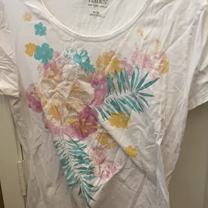 FINAL MARKDOWN Decorative Hanes tee medium thumbnail 2