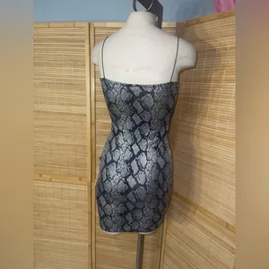 Windsor silver black snakeskin mini dress woman’s medium STRETCHY! thumbnail 2