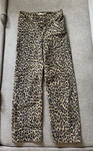 Levi’s Leopard Print Corduroy Pants thumbnail 1