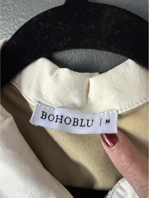 Cream Faux Leather Button-Front Midi Dress with Short Sleeves and Pockets thumbnail 5
