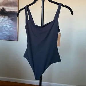 SKIMS Fits everybody square neck bodysuit in Onyx Style BS-SCN-0294 Size Small thumbnail 4