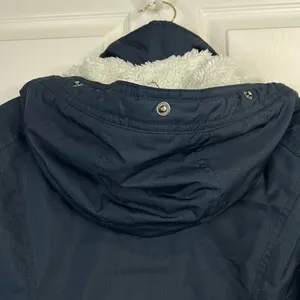 Hollister Women's California All-Weather hooded blue parka jacket - Size Small thumbnail 4